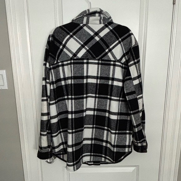 Brunette the Label Plaid Shacket - Blk sz. L/XL - Picture 2 of 3